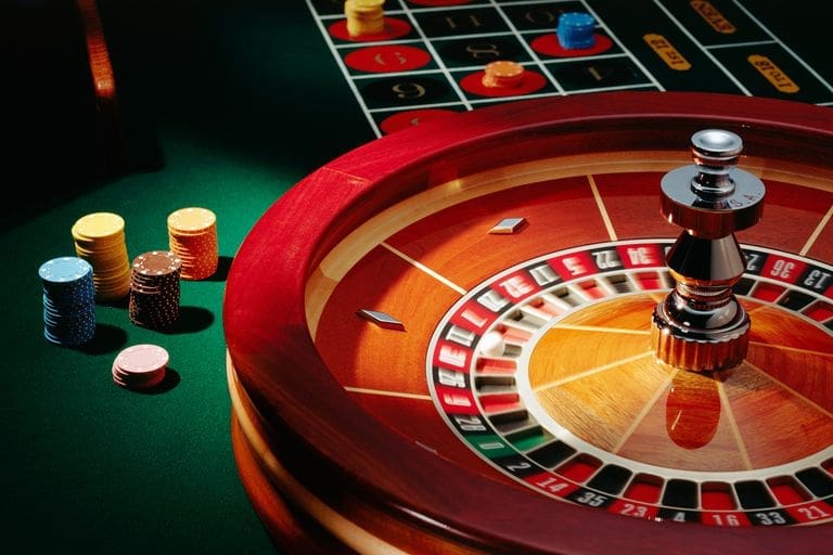 Differences and similarities between playing Live Casino Roulette vs Online Roulette